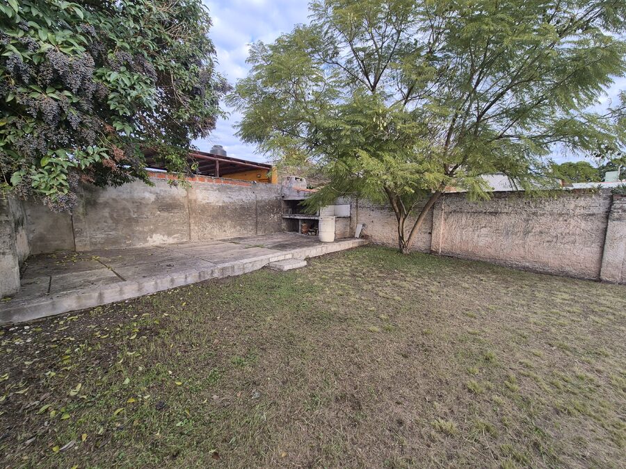 CASA 2 A 3 DORM VENTA PARANA ZONA EX HIPODROMO