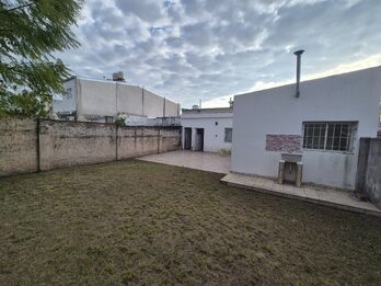 CASA 2 A 3 DORM VENTA PARANA ZONA EX HIPODROMO