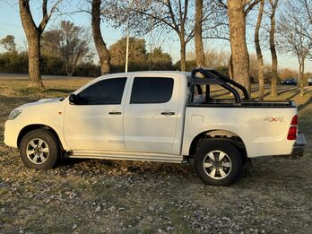 TOTOYA HILUX 4X4