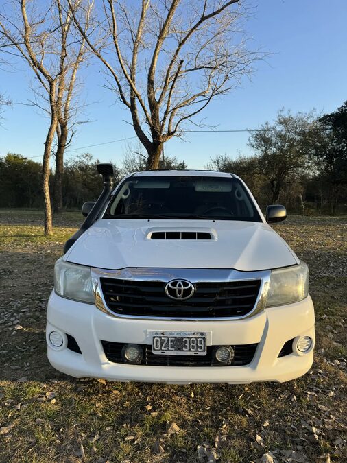 TOTOYA HILUX 4X4