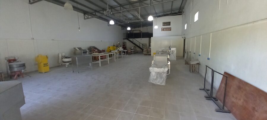 SALON / GALPON EN VENTA USOS VARIOS PARANA