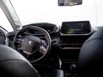 Peugeot 208 AT Feline tiptronic, 2021 único dueño.