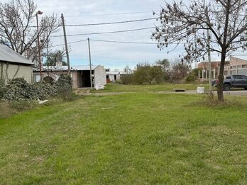 TERRENO EN ORO VERDE CALLE LOS CANARIOS, LOTE DE 700 M2, CON CLOACAS Y ASFALTO.