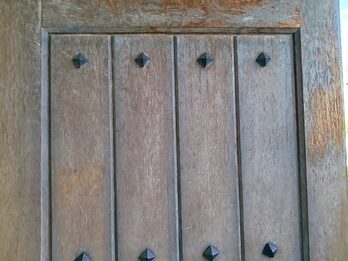 PUERTA DE MADERA MACIZA