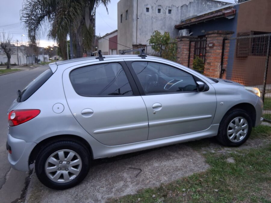 PEUGEOT 207 COMPACT 92MIL KM  REALES MOD 2011
