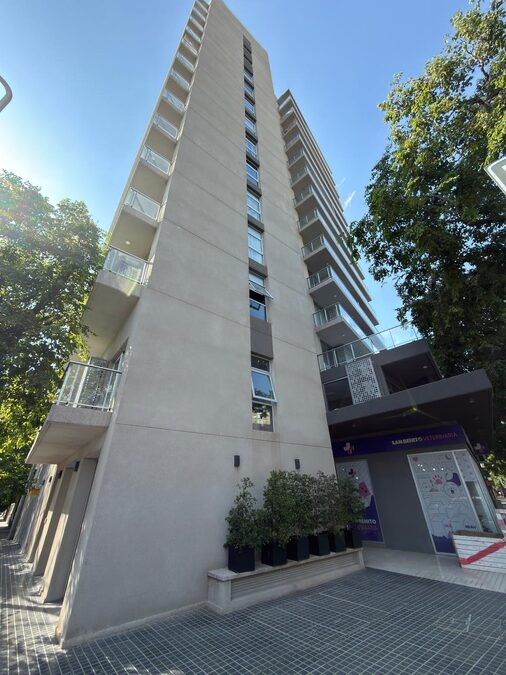 VENDO DEPARTAMENTO 1 DORMITORIO - SGO DEL ESTERO Y TEJEIRO.