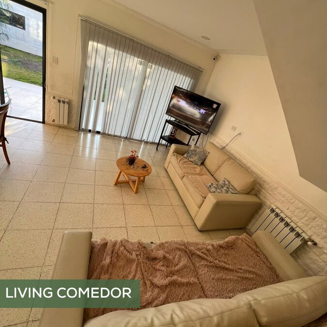 VENTA - CASA APTA CRÉDITO EN CALLE DIAMANTE, PARANÁ.