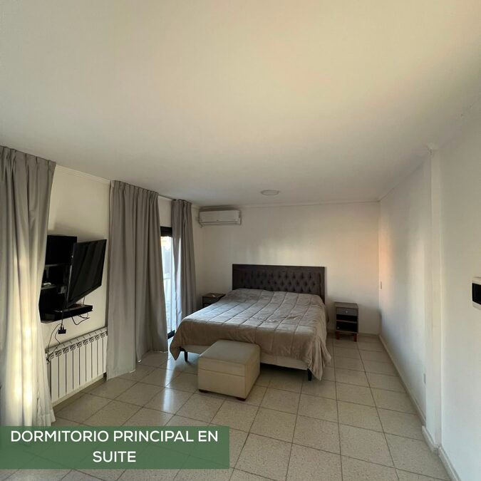 VENTA - CASA APTA CRÉDITO EN CALLE DIAMANTE, PARANÁ.
