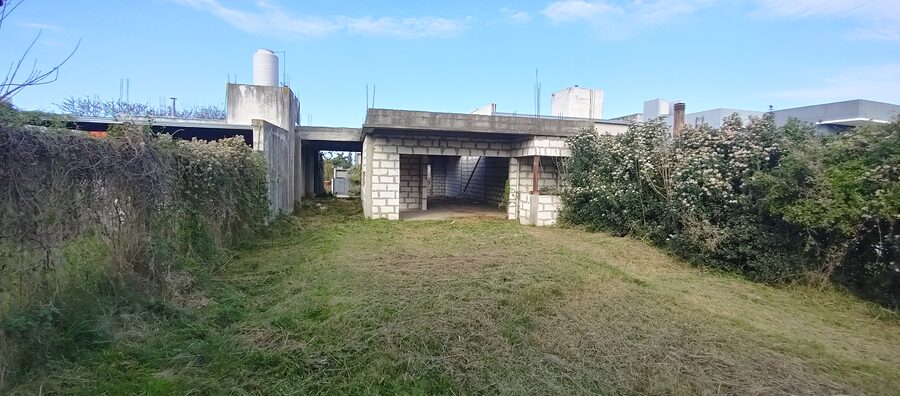 Vendo lote + construccion en Amaneceres del Seminario