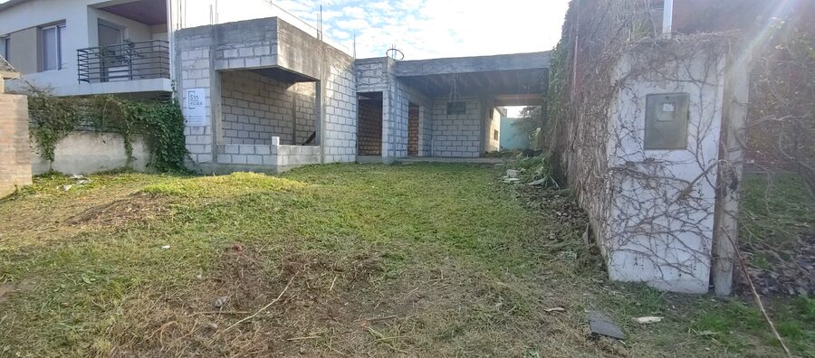 Vendo lote + construccion en Amaneceres del Seminario