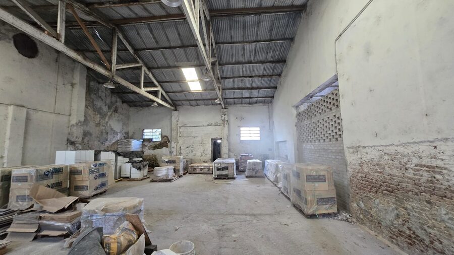 RAMIREZ BIENES RAICES VENDE GALPON EN ITUIZANGÓ CASI COURREGES |
