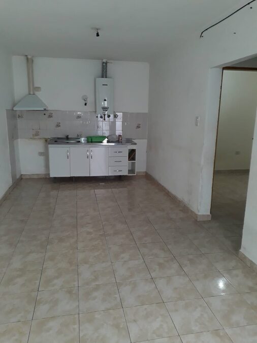 Alquilo casa de 2 dorm. en Pasaje Perren (Zona Don Bosco y Ramirez)