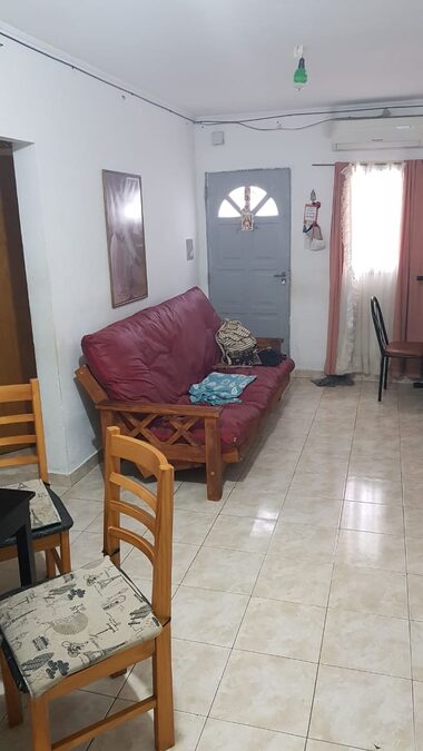 Alquilo casa de 2 dorm. en Pasaje Perren (Zona Don Bosco y Ramirez)