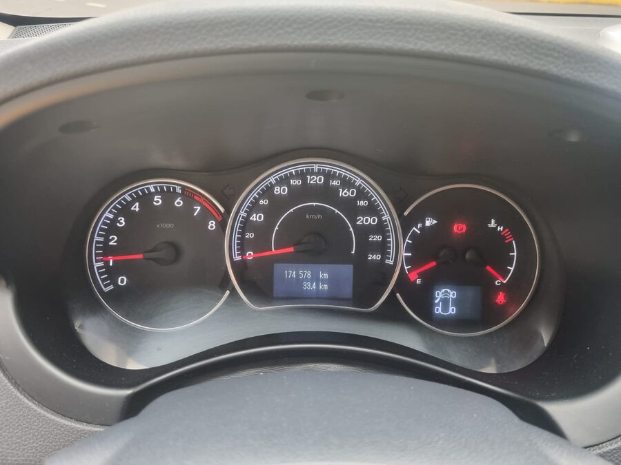Acá la tenes.!! Renault Koleos 2.5 Dynamique 4x4 MT / 2012