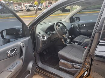 Acá la tenes.!! Renault Koleos 2.5 Dynamique 4x4 MT / 2012