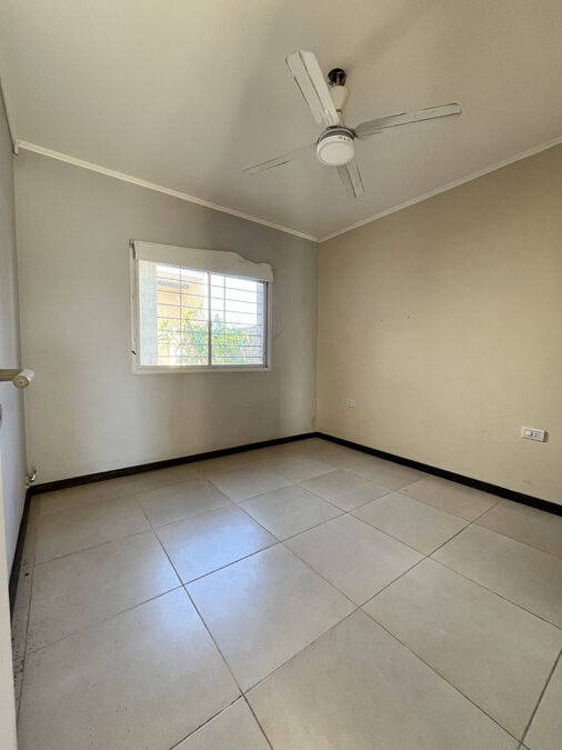 RAMIREZ BIENES RAICES VENDE | CASA 2 DORM CON GRAN TERRENO | NO APTA CRÉDITO