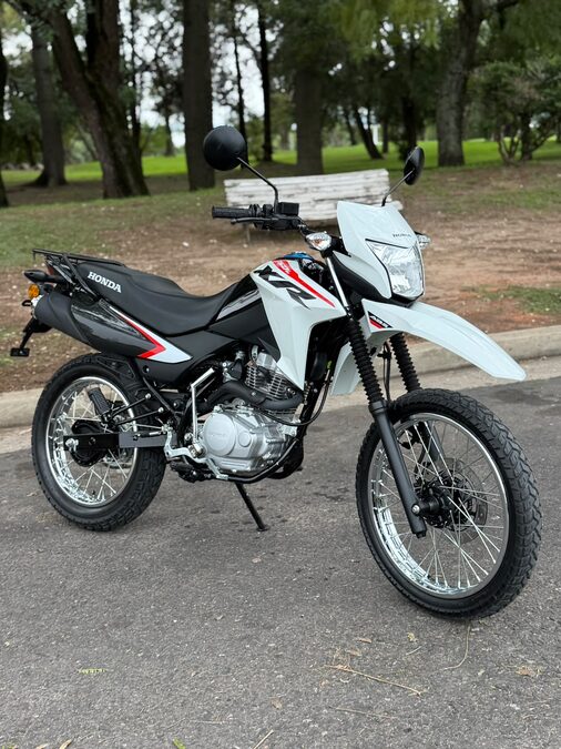 VENDO XR 150 2025 CON 1200 KM
