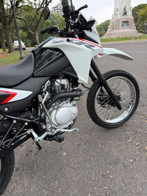 VENDO XR 150 2025 CON 1200 KM
