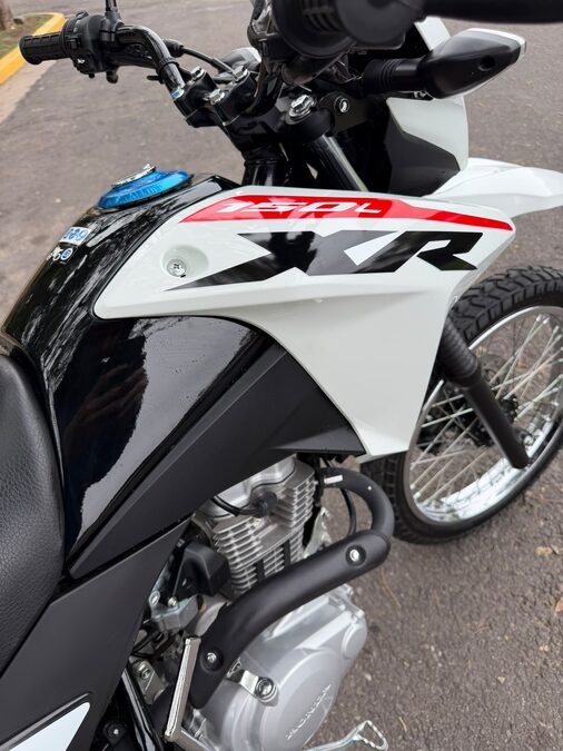 VENDO XR 150 2025 CON 1200 KM