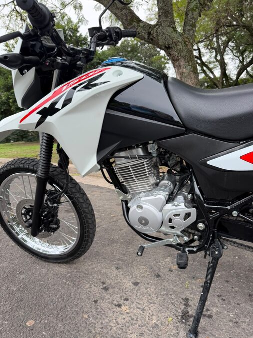 VENDO XR 150 2025 CON 1200 KM