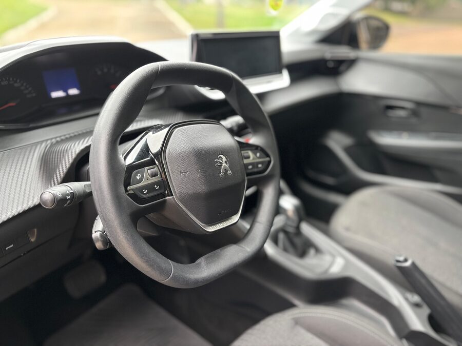 PEUGEOT 208 1.6 ACTIVE PACK. Recibo vehículos.