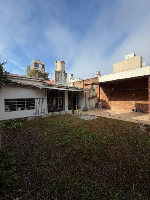 VENDO CASA CALLE SALTA Y ROSARIO DEL TALA.