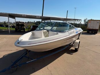 VENDO LANCHA QUICKSILVER16 YAMAHA 70HP. Recibo usado.