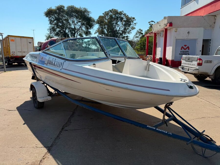 VENDO LANCHA QUICKSILVER16 YAMAHA 70HP. Recibo usado.