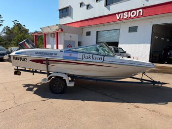 VENDO LANCHA QUICKSILVER16 YAMAHA 70HP. Recibo usado.