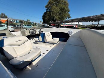 VENDO LANCHA QUICKSILVER16 YAMAHA 70HP. Recibo usado.