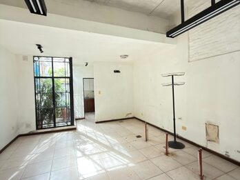 VENDO AMPLIA PROPIEDAD A RECICLAR - URUGUAY Y SALTA.