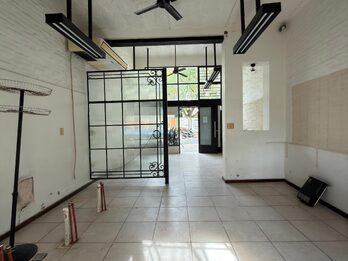 VENDO AMPLIA PROPIEDAD A RECICLAR - URUGUAY Y SALTA.