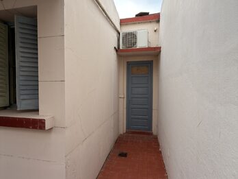La Rioja y Colón - Casa a reciclar - con fondo!!