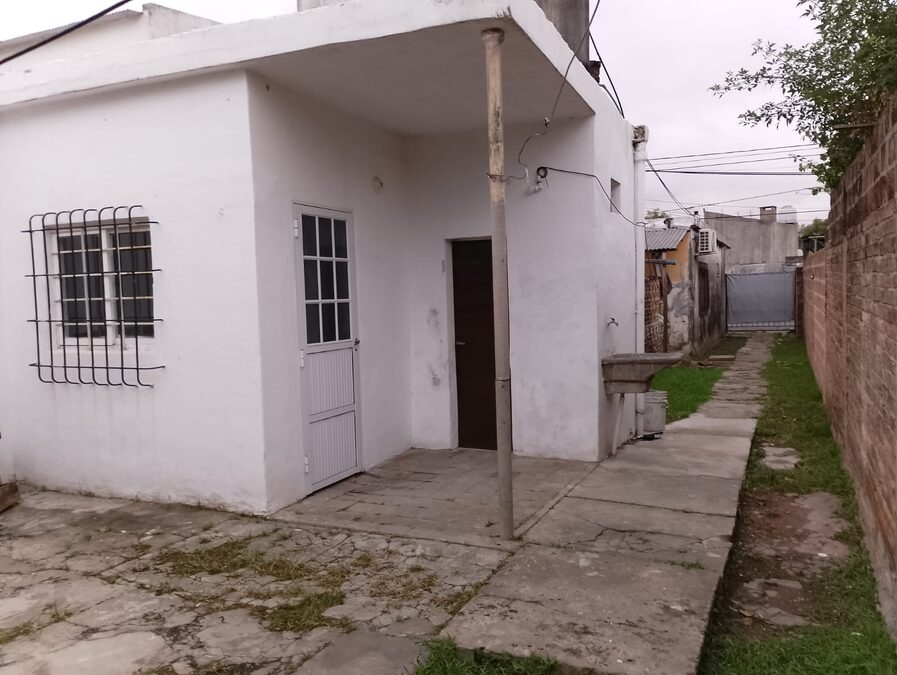 CASA  INTERNA EN SAN AGUSTIN CALLE LAMAS  N° 1832
