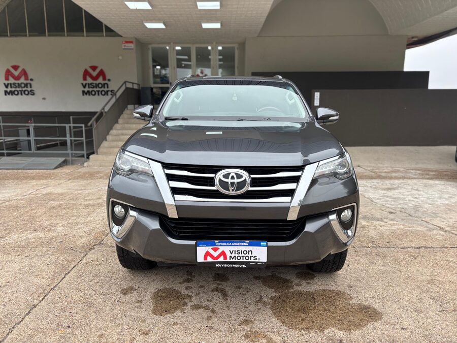 TOYOTA SW4 4X4 SRX 2.8 TDI 6 AT 7A. Recibo vehículos.