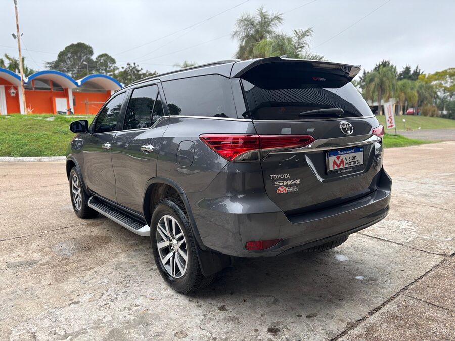 TOYOTA SW4 4X4 SRX 2.8 TDI 6 AT 7A. Recibo vehículos.