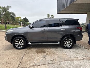 TOYOTA SW4 4X4 SRX 2.8 TDI 6 AT 7A. Recibo vehículos.