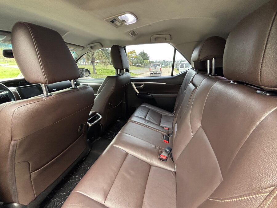 TOYOTA SW4 4X4 SRX 2.8 TDI 6 AT 7A. Recibo vehículos.