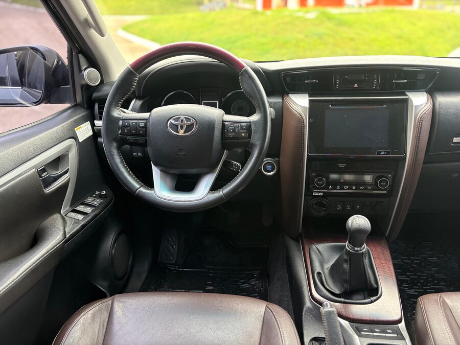 TOYOTA SW4 4X4 SRX 2.8 TDI 6 AT 7A. Recibo vehículos.