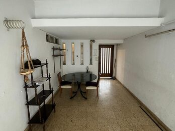 VENDO CASA 2 DORMITORIOS, COCHERA - ZONA 5 ESQUINAS.
