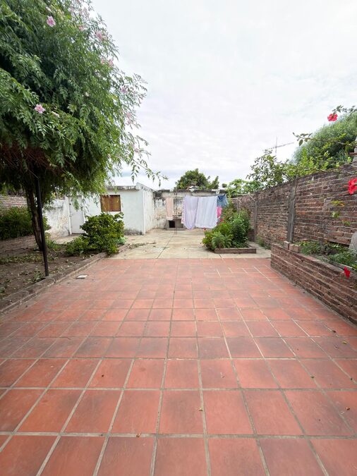 VENDO CASA 2 DORMITORIOS - RONDEAU Y DON BOSCO.