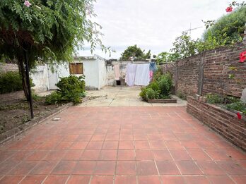 VENDO CASA 2 DORMITORIOS - RONDEAU Y DON BOSCO.
