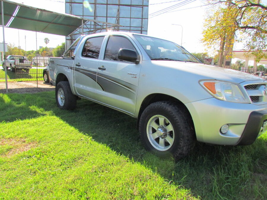 TOYOTA HILUX 2.5TD DX PACK 4X2