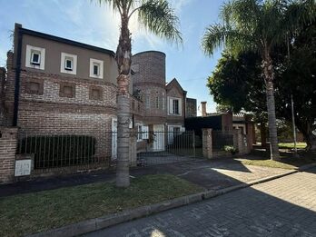 EXCLUSIVA CASA EN VENTA, ZONA PARACAO.