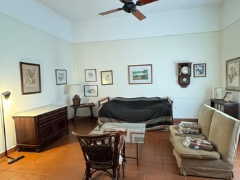 VENDO CASA 4 DORMITORIOS - SAN JUAN Y URUGUAY
