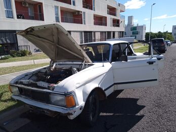 Vendo falcón 87'gnc