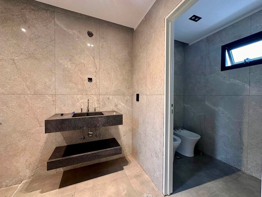 VENDO CASA 3 DORM 3 BAÑOS A ESTRENAR