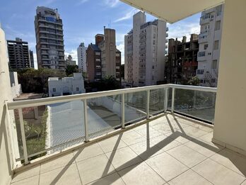 Santa Fe 665, casi Mitre