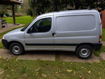 PEUGEOT PARTNER 1.6 HDI CONFORT PLC AB L/10 FURGON - AÑO 2.013