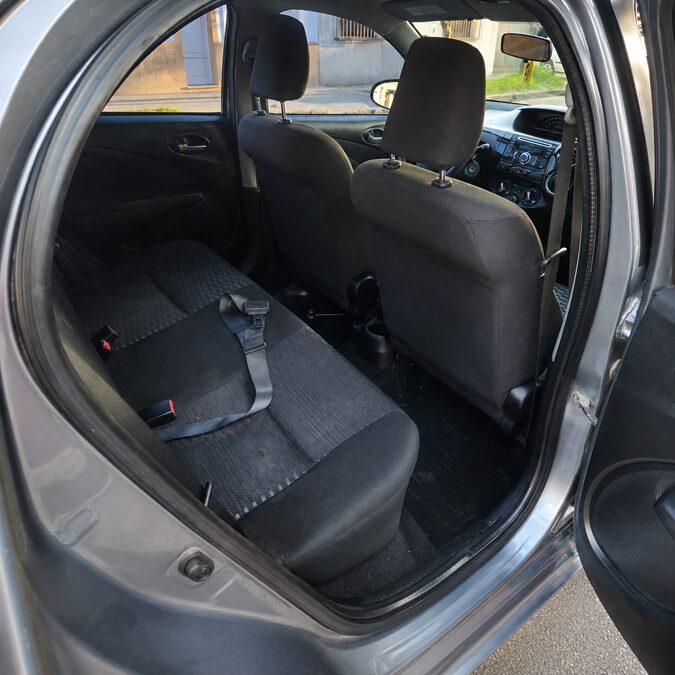 TOYOTA ETIOS 1.5 XS 5P  - AÑO 2.013